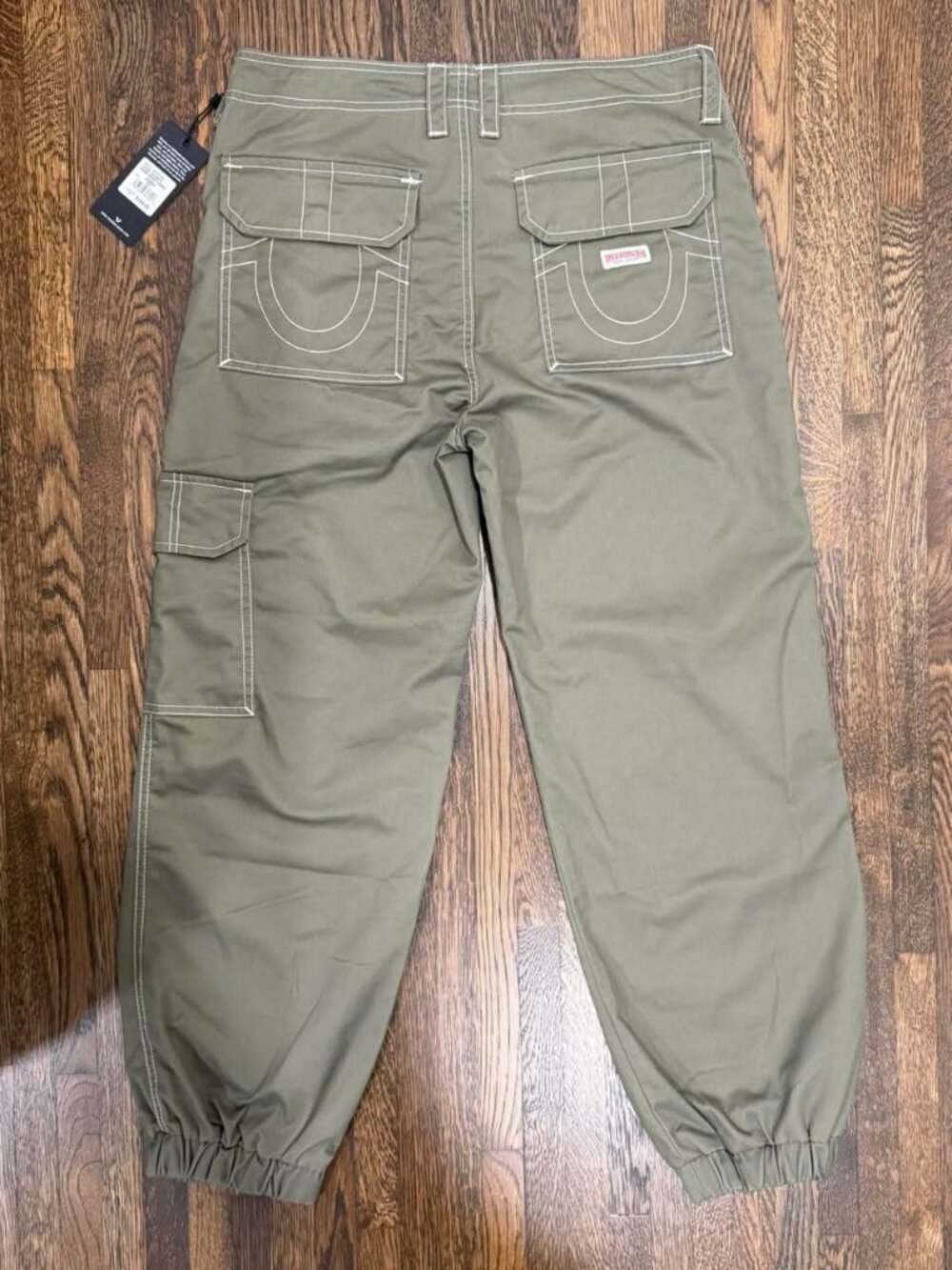 true religion bobbi baggy cargo jogger pants in kalamata green (size 30)